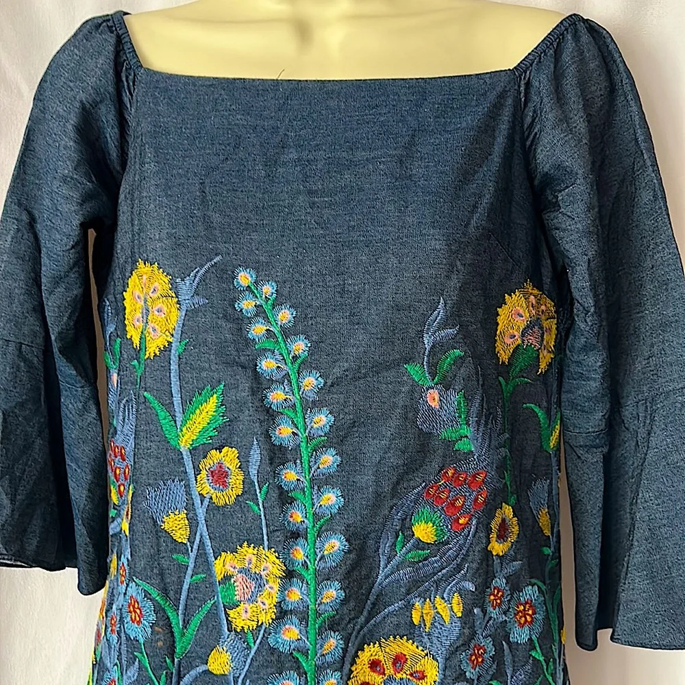 Alice + Olivia Super Cute Boho Embroidered Floral Mini Dress **Size XS** 🌸🌺 - Picture 3 of 6